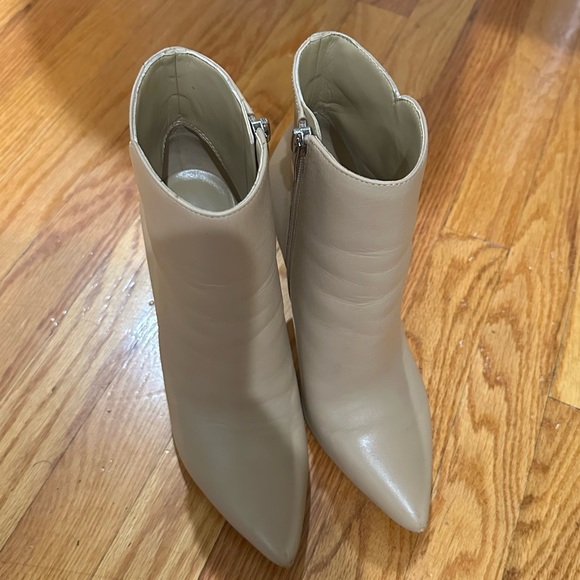 Nine West Beige Bootie Heels Sz 8 - Picture 3 of 5